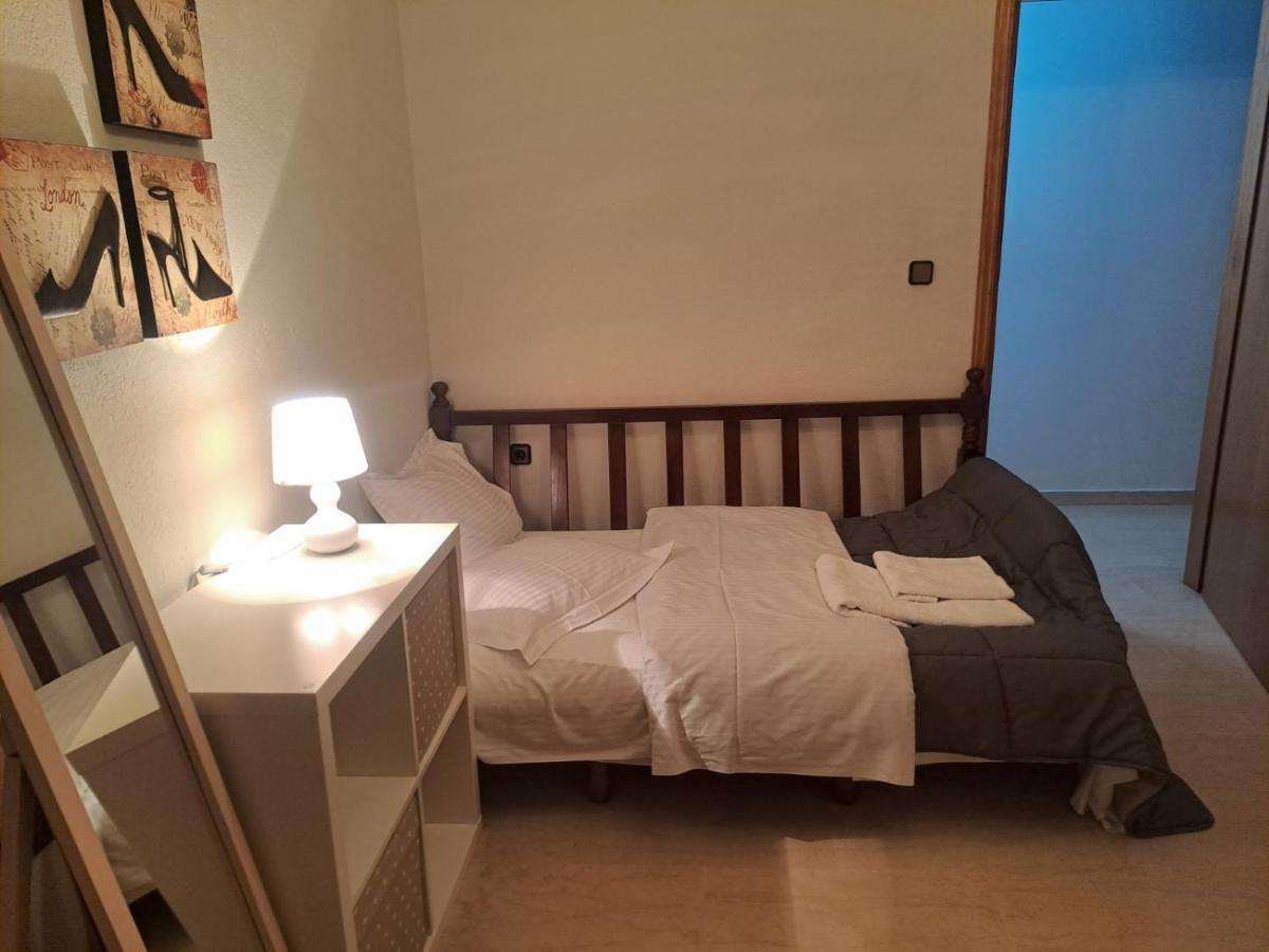 Center O'clock Apartment *