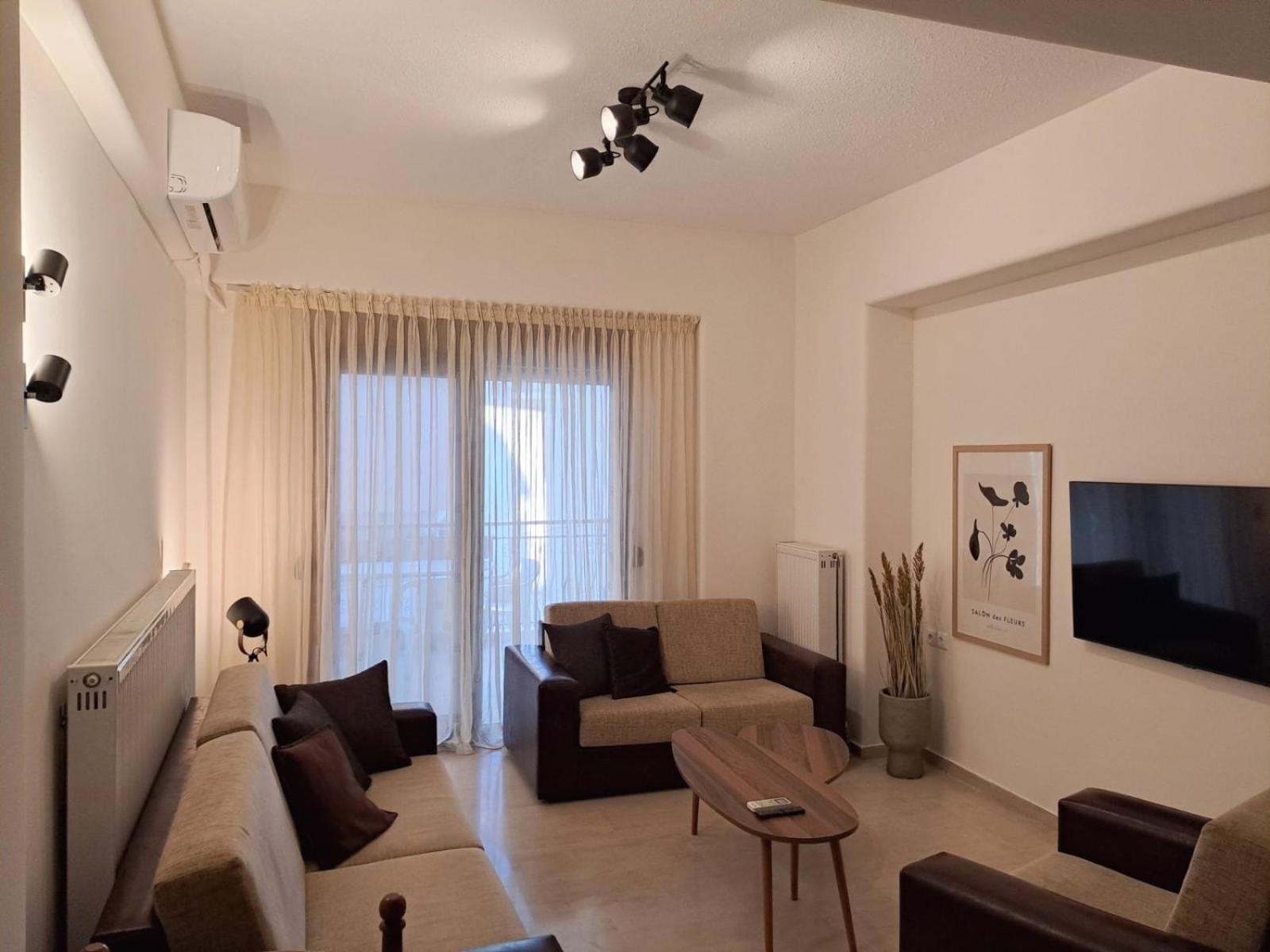 Center O'clock Apartment