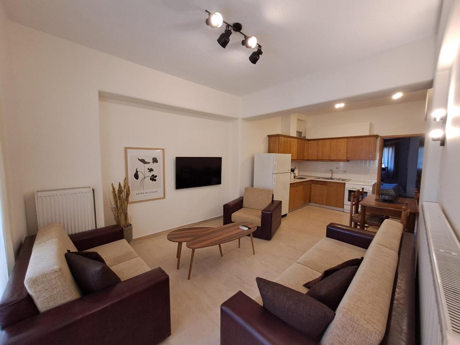 Center O'clock Apartment