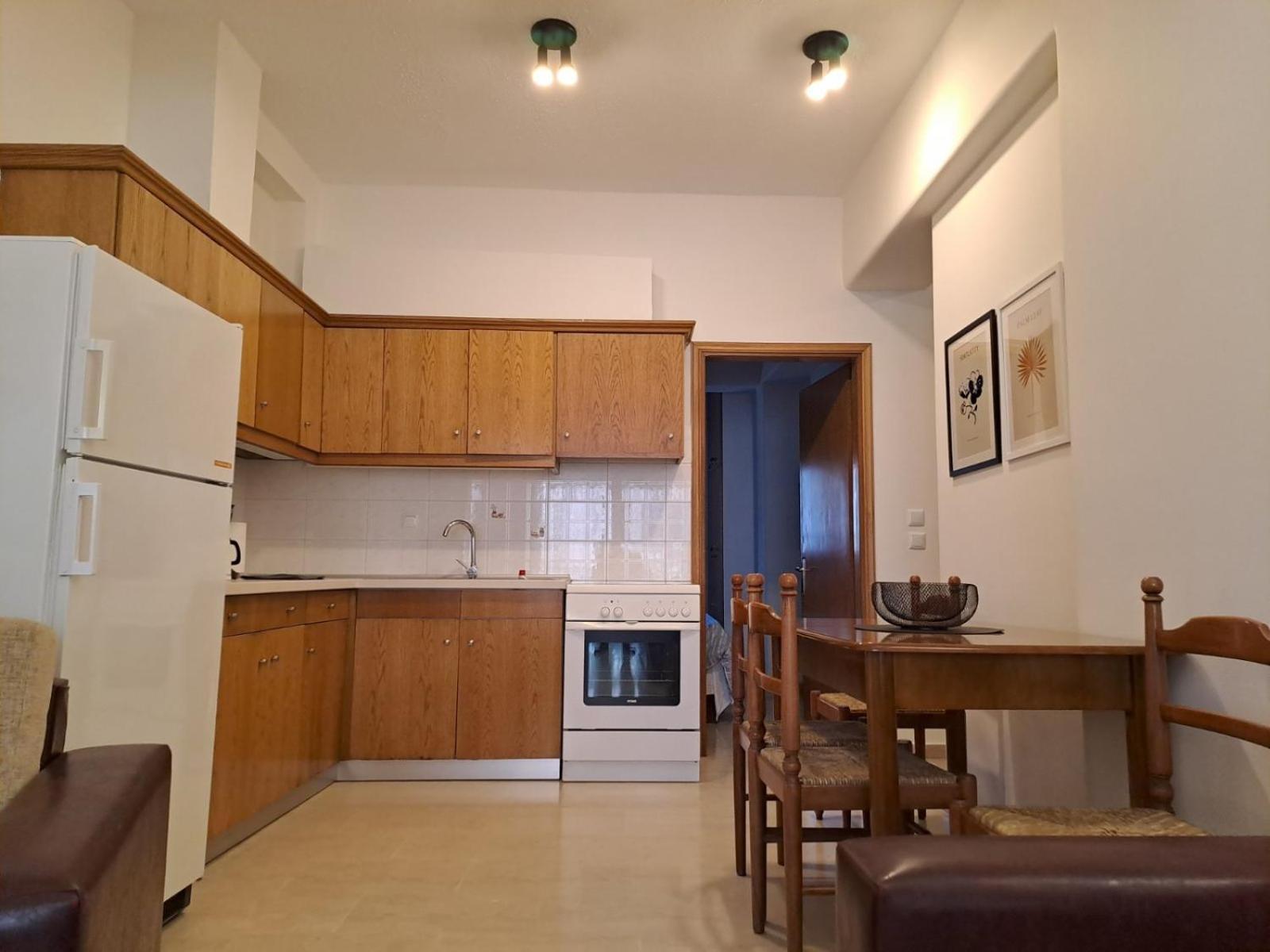 Center O'clock Apartment *