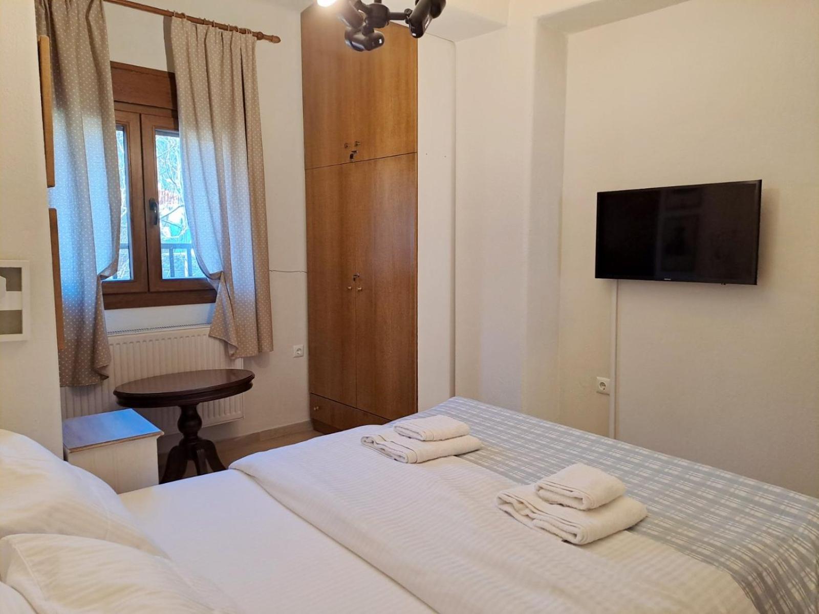 Center O'clock Apartment